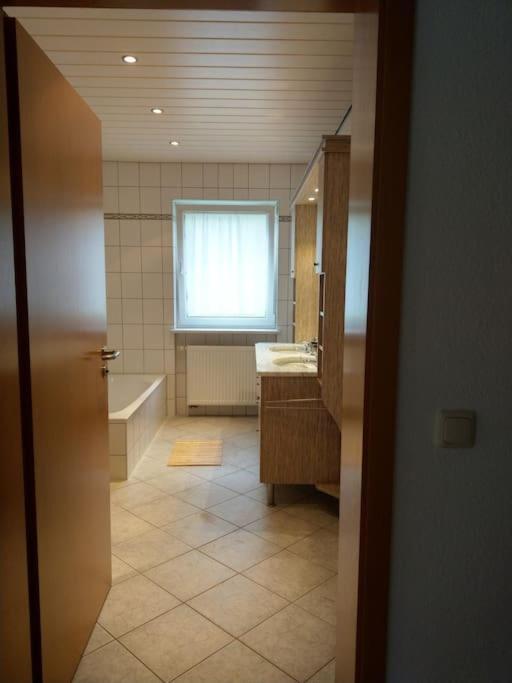 Wald-Apartment Limbach-Oberfrohna ภายนอก รูปภาพ